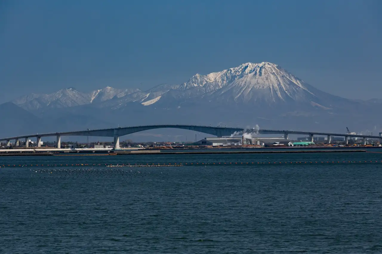 大山と江島大橋